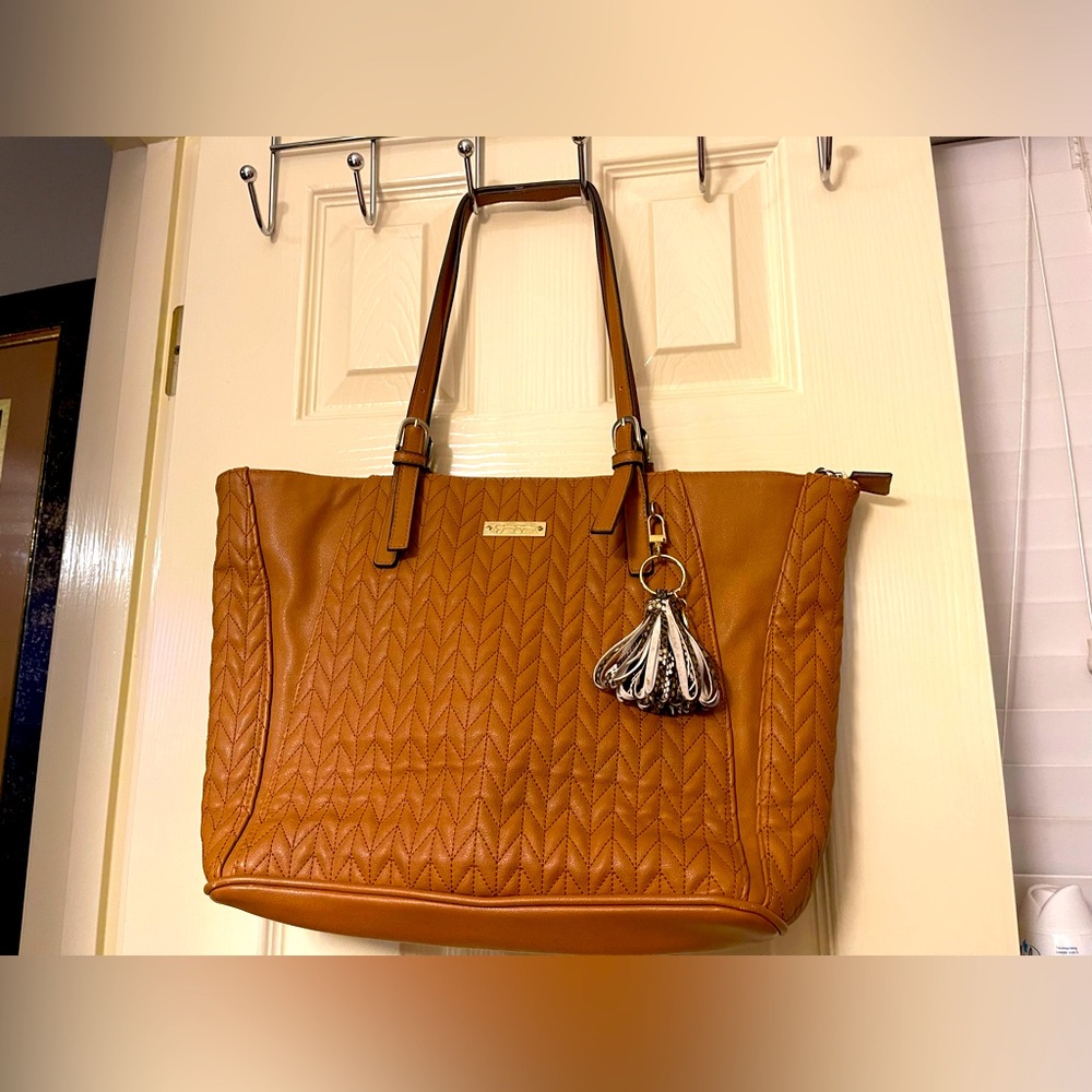 Jessica Simpson tote